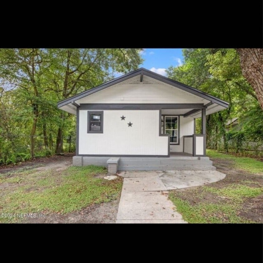 Primary Photo - 922 Glencarin St