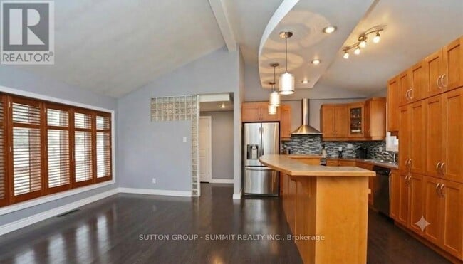 Building Photo - 1065 Bomorda Dr