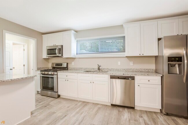 Foto del edificio - 5215 Hiram Lithia Springs Rd SW