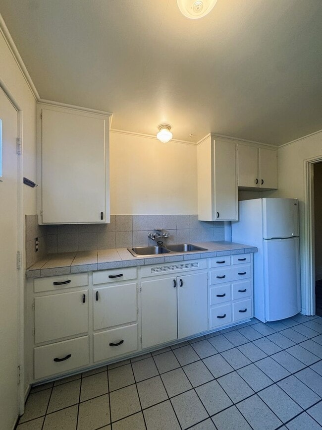 Photo - (PEA 414) 10th & Lawrence ~ 1 Bed/1 Bath Apartment
