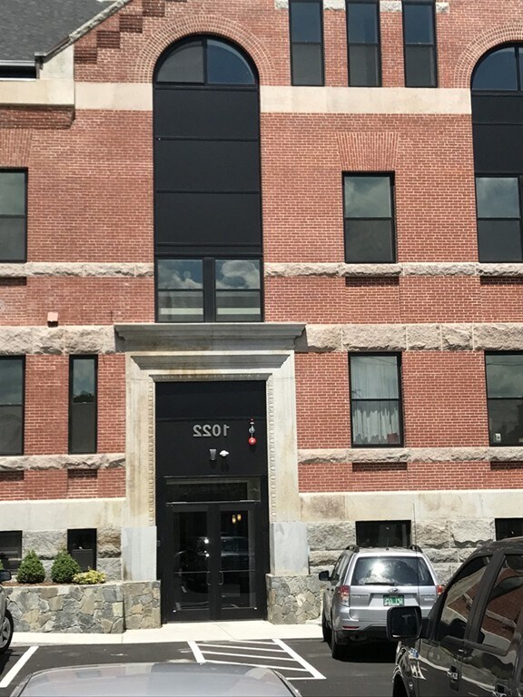 Building Photo - 1022 Hancock St