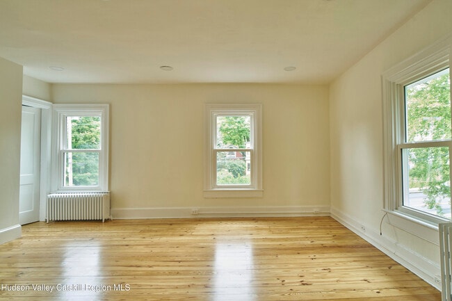 Building Photo - 35 Mill Hill Rd