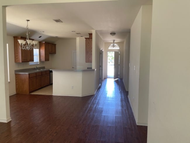 Building Photo - 412 Windridge Dr