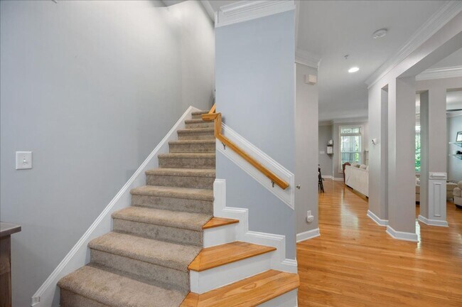 Foto del edificio - Townhouse in Lake Hogan Farms - 4 bedrooms - Amenities include community pool, tennis and playground