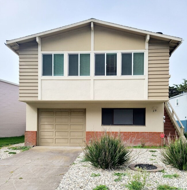 Totally remodeled. Impressive, open floor ... - Totally remodeled. Impressive, open floor ... House