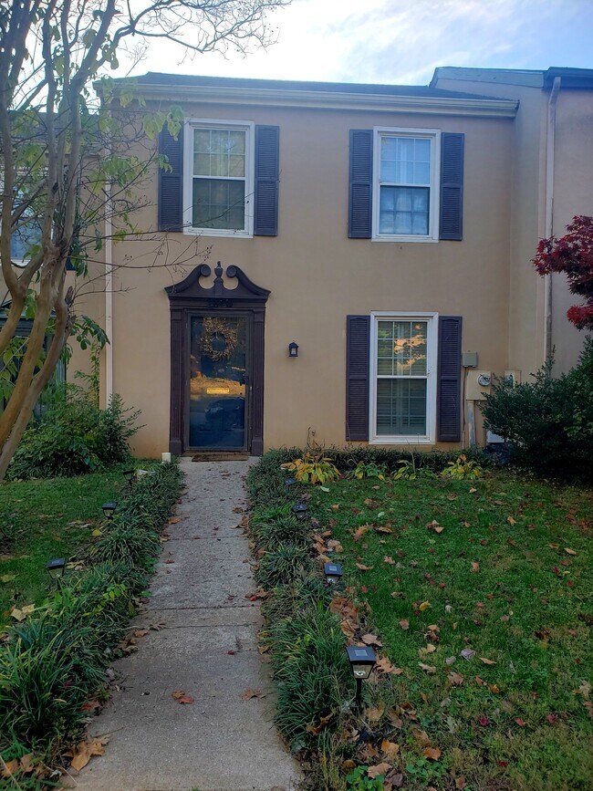 Foto del edificio - 2845 Wynterhall Rd SE