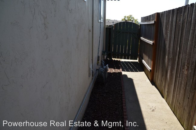 Foto del edificio - 556 Lockwood Dr