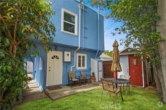Building Photo - 418 W 40th St