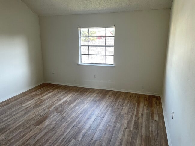 Foto del edificio - 1117 Evergreen Dr