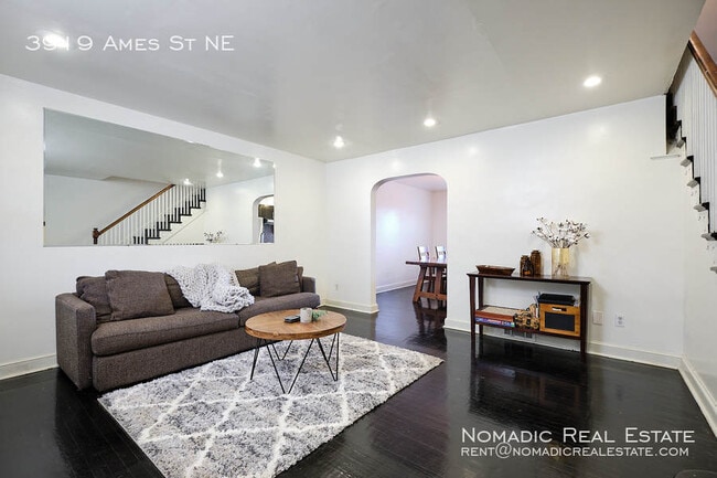 Foto del edificio - 3919 Ames St NE