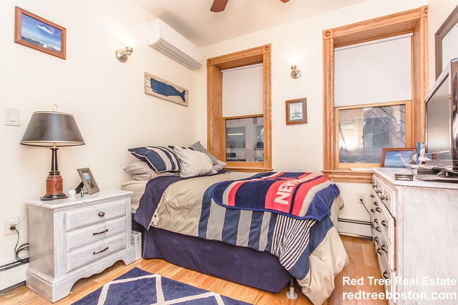 Building Photo - 137 Charles St