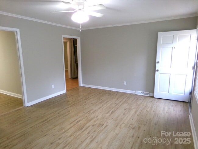 Foto del edificio - 716 Brown Ave