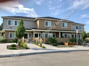 Building Photo - 3526 E Grand Forest Dr