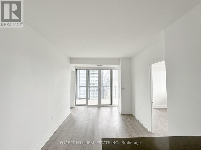 Building Photo - 7 Grenville St