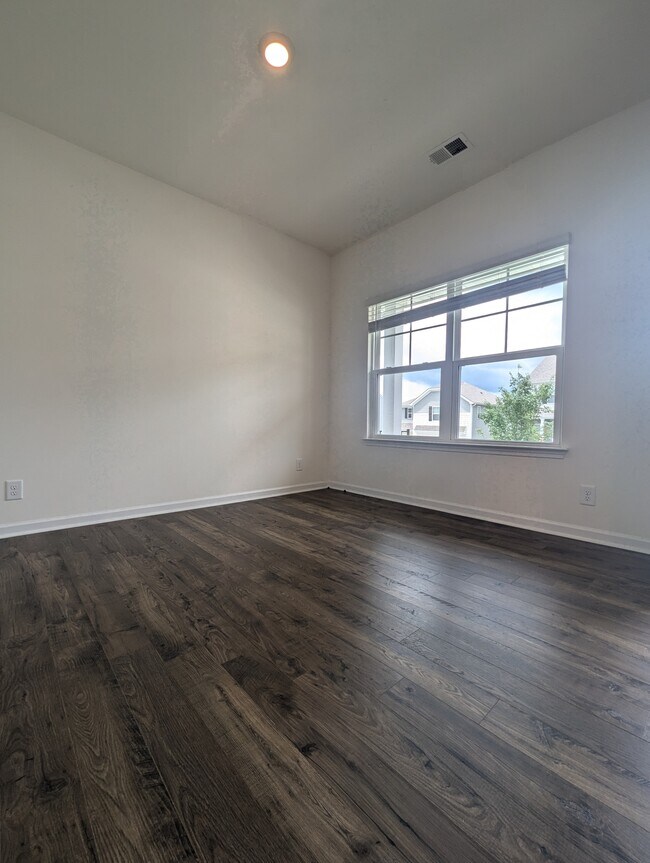 Foto del edificio - 2753 Red Barn Rd