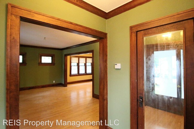 Building Photo - 8448 W Lapham St
