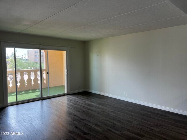 Building Photo - 7930 E Camelback Rd