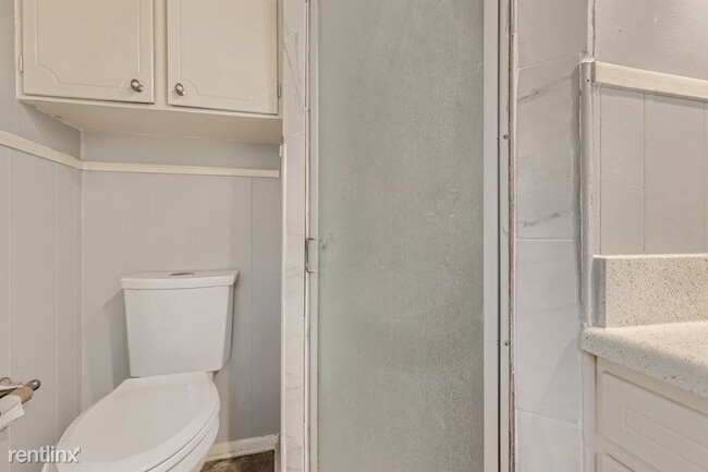 Building Photo - 4 br, 2 bath House - 5623 Lon Chaney Drive