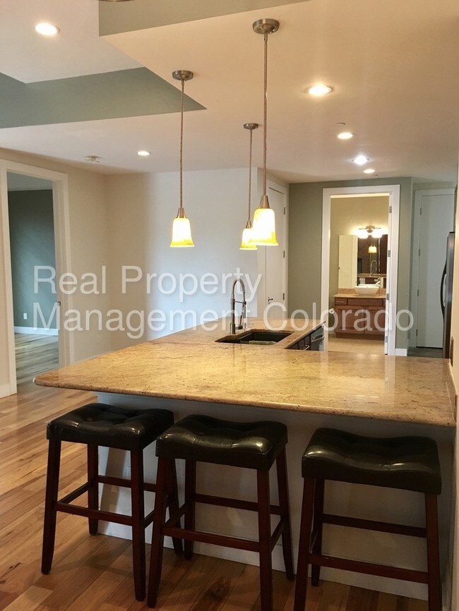 Foto del edificio - 1488 Madison St