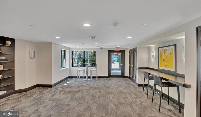 Foto del edificio - 3803 Porter St NW