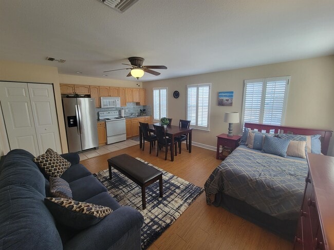 Building Photo - 3223 Whitman Way