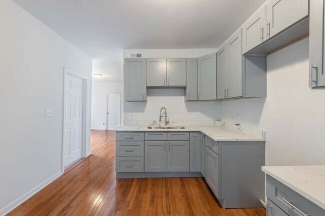 Foto del edificio - 6239 S Honore St