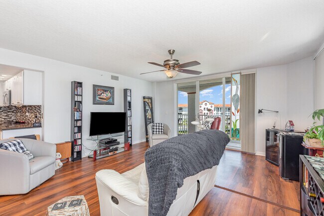 Foto del edificio - 8903 Laguna Ln