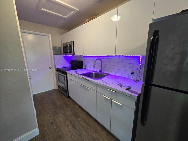 Foto del edificio - 6317 SW 18th St