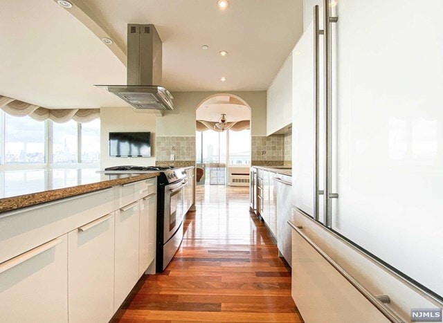 Building Photo - 1728 Hudson Ave