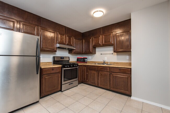 Building Photo - 451 Sauk Ln