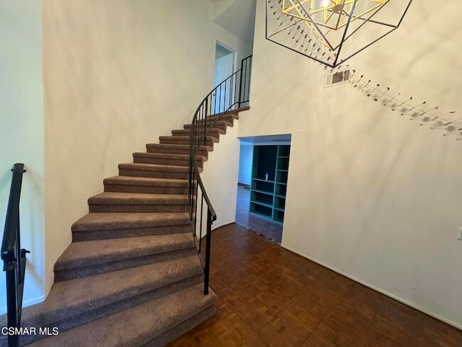 Foto del edificio - 576 Pinecliff Pl