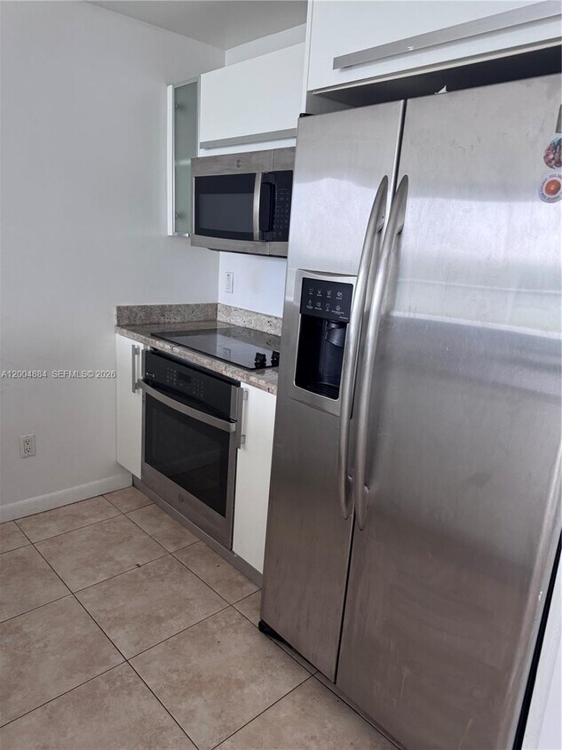 Foto del edificio - 601 NE 36th St