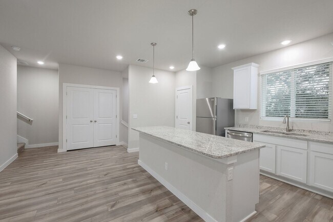 Building Photo - Luxurious 3/3.5 in The Preserve at the Dom...
