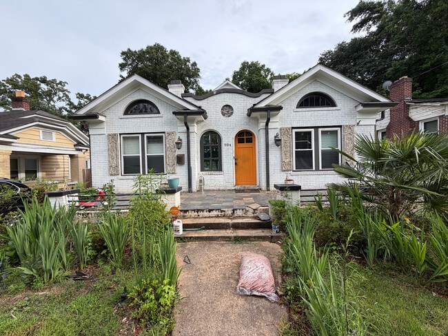 Building Photo - Room in House on Dill Ave SW