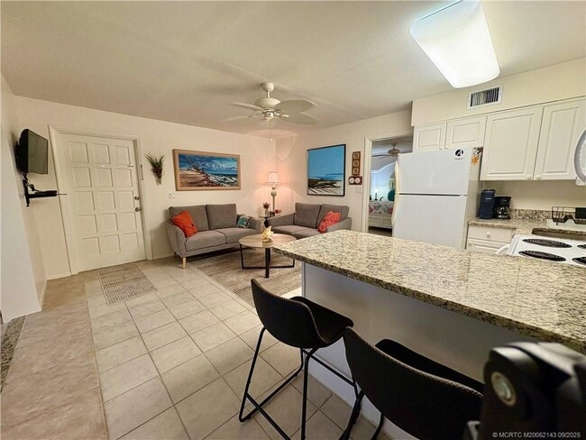 Building Photo - 11000 S Ocean Dr