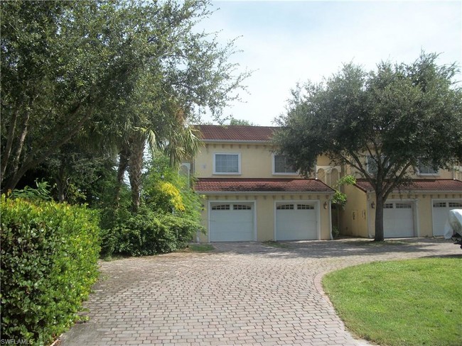 Building Photo - 835 Concordia Ave