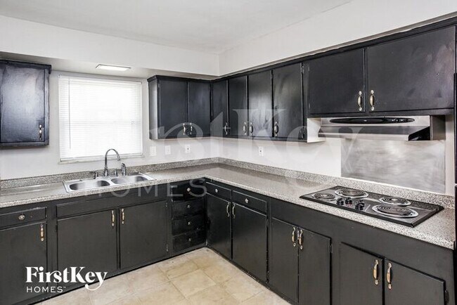 Foto del edificio - 5564 Northland Rd