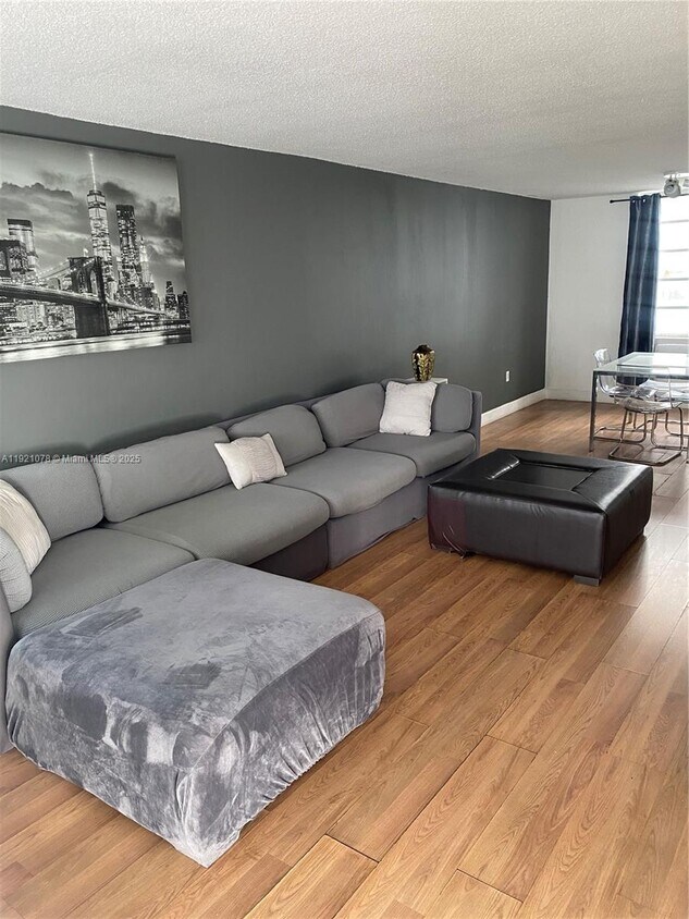 Foto principal - 1732 Meridian Ave