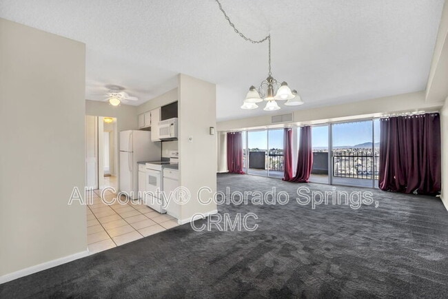 Foto del edificio - 411 Lakewood Cir