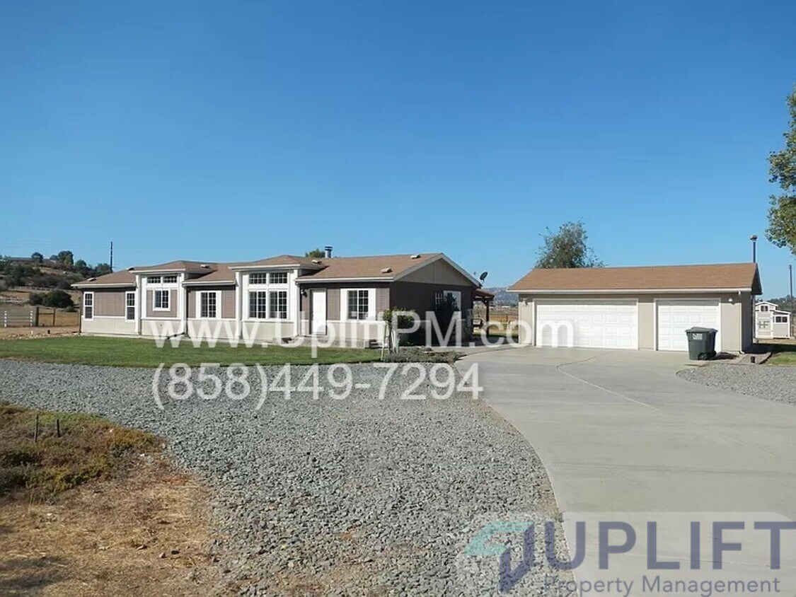 Primary Photo - 3 bedroom 2.5 bathroom home in Ramona, Pre...