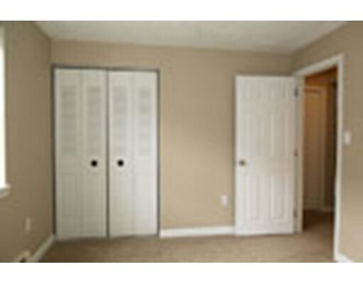 Building Photo - 16 Kenmar Dr