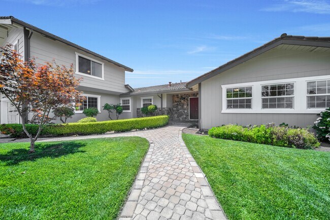 Foto del edificio - 601 Cherry Ct
