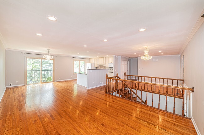 Building Photo - 112 Lilac Ln