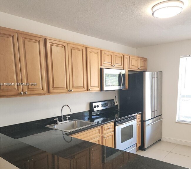 Foto del edificio - 8059 SW 21st Ct