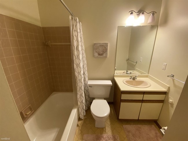 Building Photo - 2 br, 2 bath Condo - 604 Millard Ave