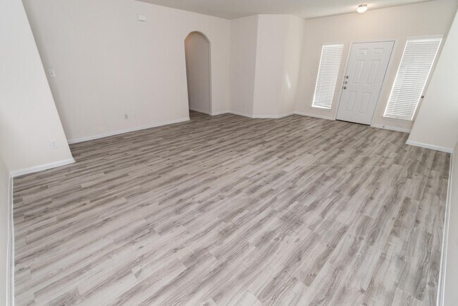 Building Photo - 9707 Tura Dr