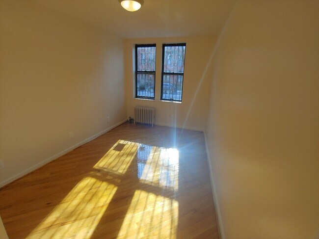 Building Photo - 437 Prospect Ave