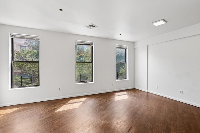 Foto del edificio - 236-238 Newark Ave