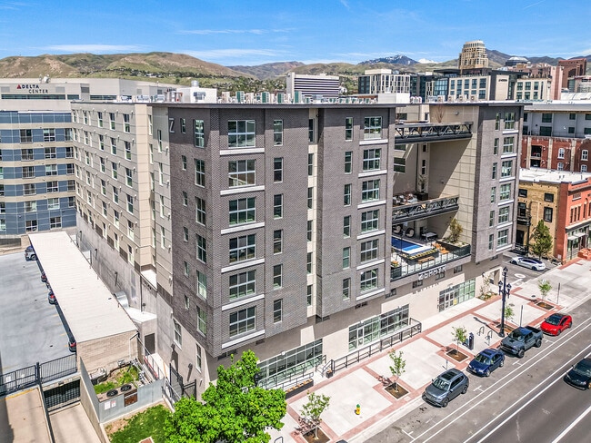 Photo - Zephyr Apartments