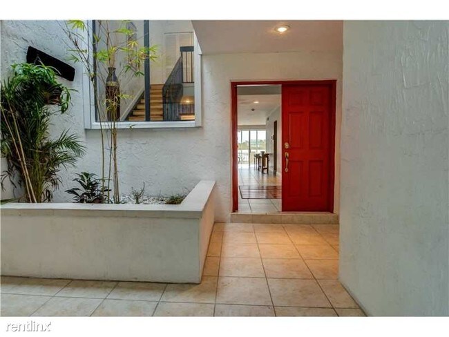 Foto del edificio - 5114 SW 72nd Ave